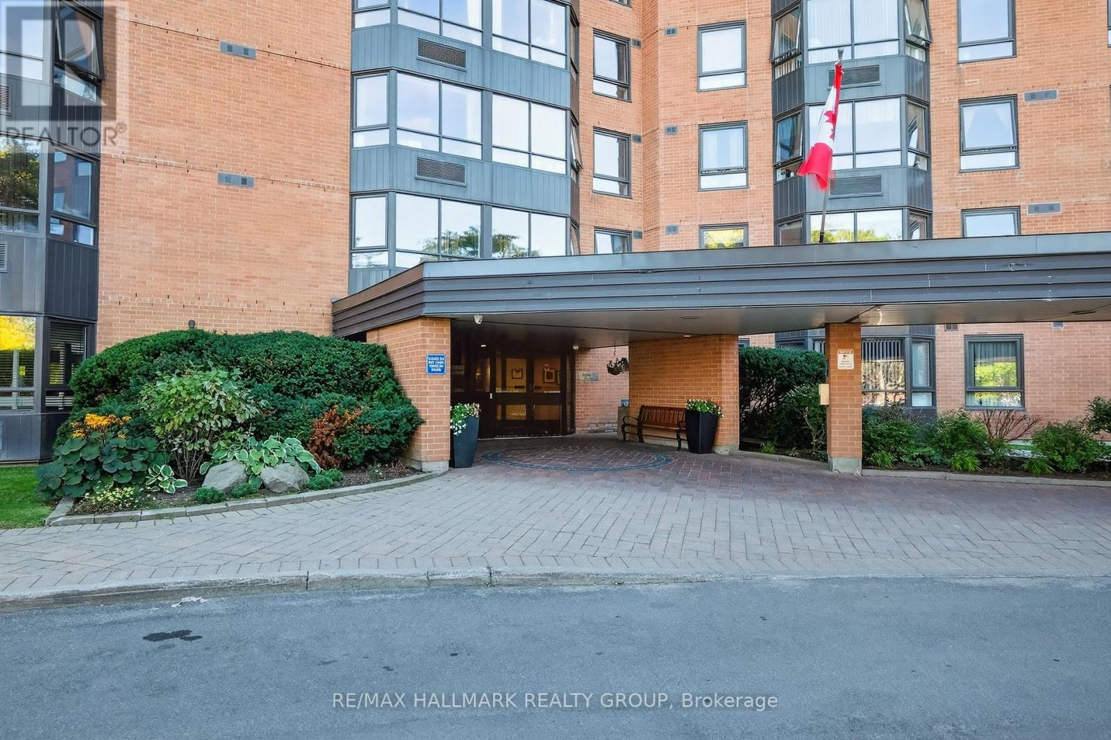 1207 - 80 SANDCASTLE DRIVE, Ottawa, Ontario, K2H9E7 — Photo 3