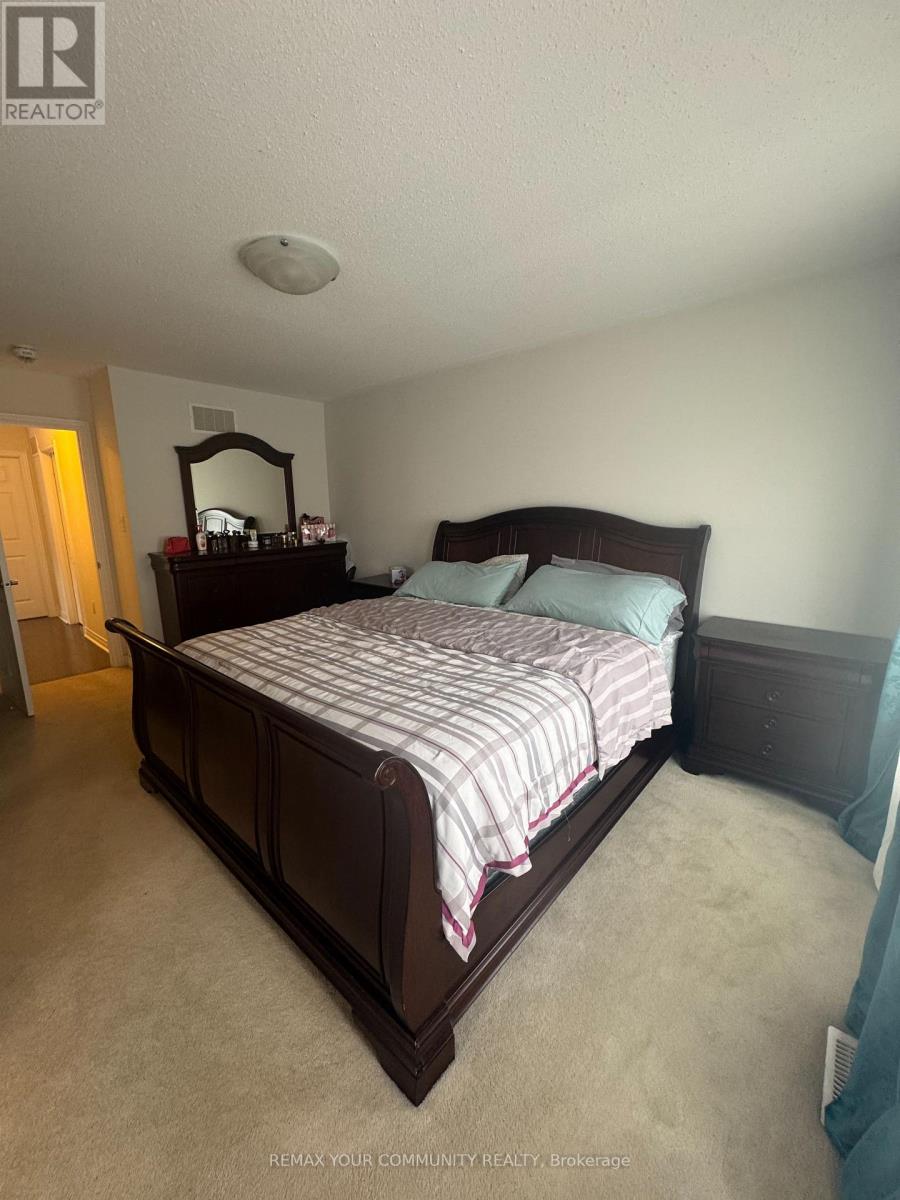 93 HUGUENOT ROAD N, Oakville (GO Glenorchy), Ontario, L6H0M3 — Photo 7