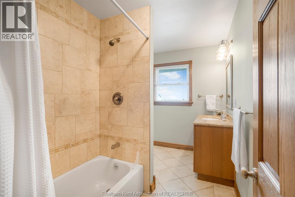 27156 St Clair ROAD, Wallaceburg, Ontario, N8A4L3 — Photo 17