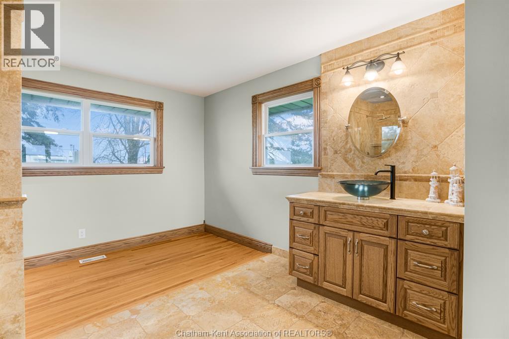 27156 St Clair ROAD, Wallaceburg, Ontario, N8A4L3 — Photo 23