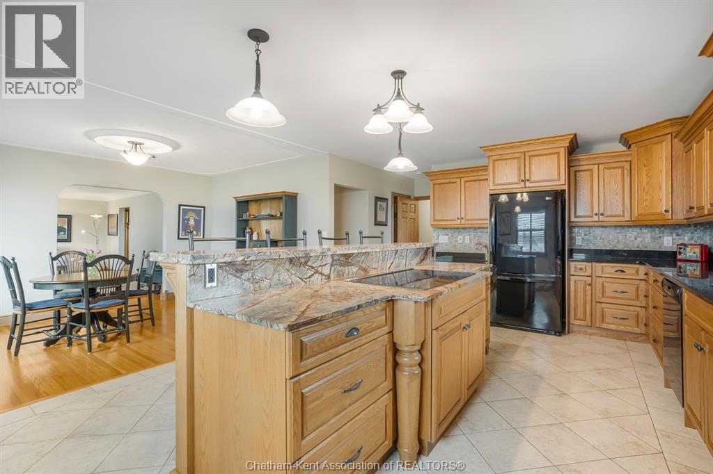 27156 St Clair ROAD, Wallaceburg, Ontario, N8A4L3 — Photo 6