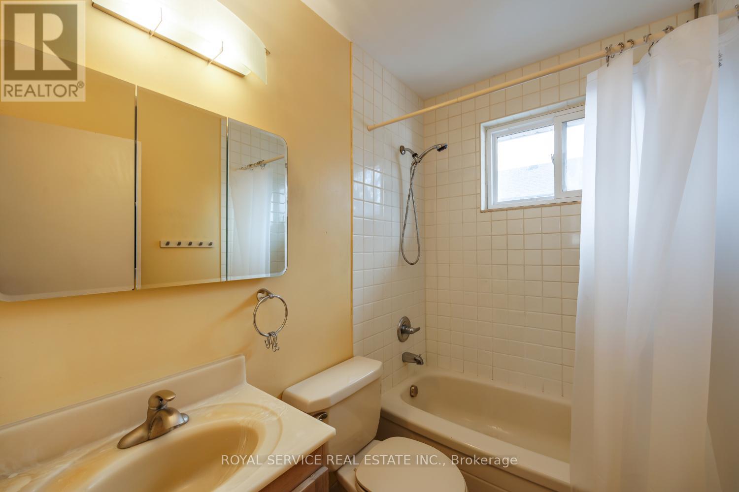 14 HATHWAY DRIVE, Toronto (Bendale), Ontario, M1P4L5 — Photo 12