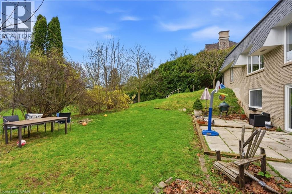 1310 BEAUFORT Drive, Burlington, Ontario, L7P4V9 — Photo 7