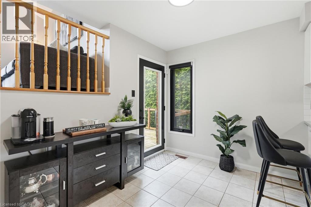 6 WOODCROFT Crescent, Waterdown, Ontario, L8B0H1 — Photo 11