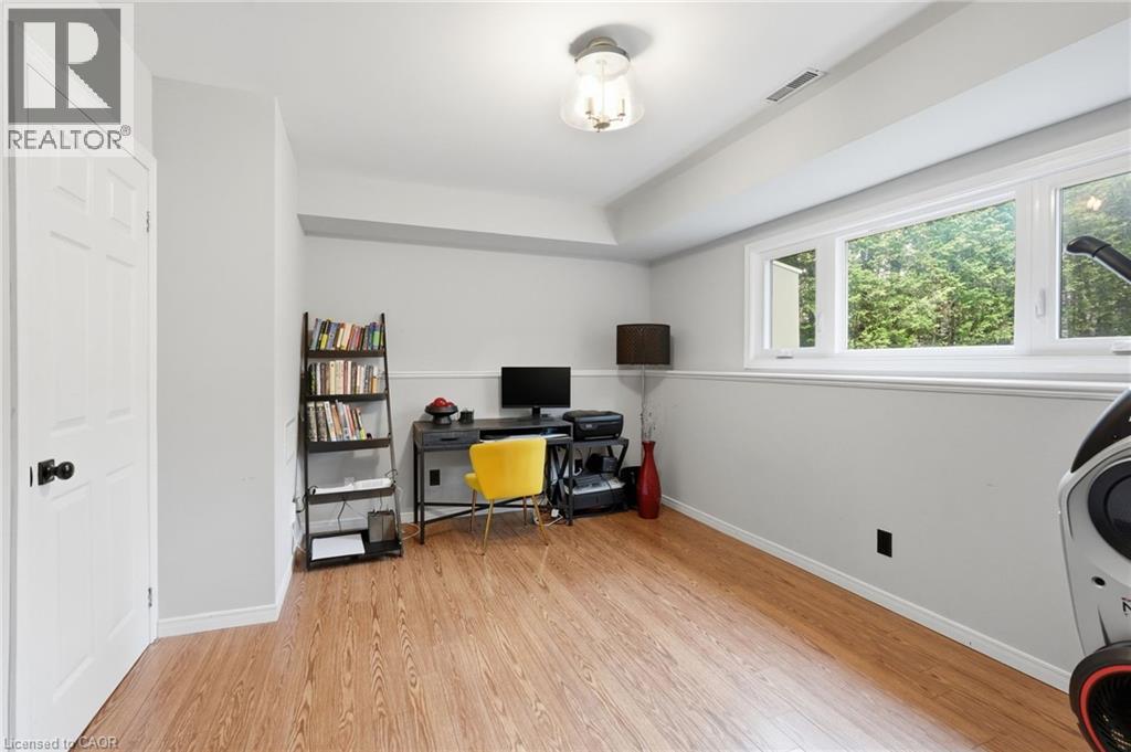 6 WOODCROFT Crescent, Waterdown, Ontario, L8B0H1 — Photo 30