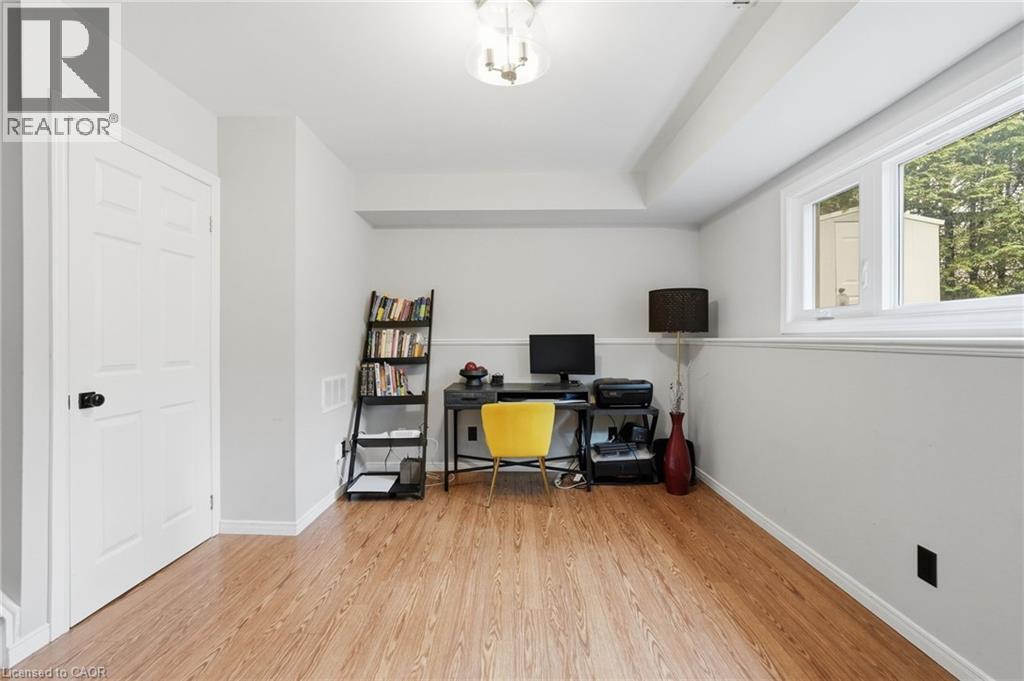 6 WOODCROFT Crescent, Waterdown, Ontario, L8B0H1 — Photo 31