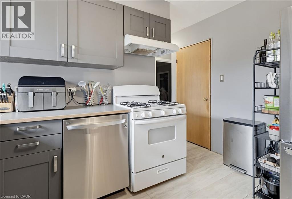 32 BELAIR Drive, Hamilton, Ontario, L9A2Z4 — Photo 13