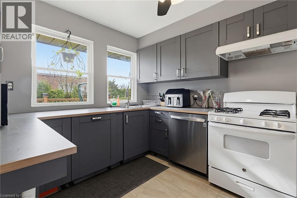 32 BELAIR Drive, Hamilton, Ontario, L9A2Z4 — Photo 14