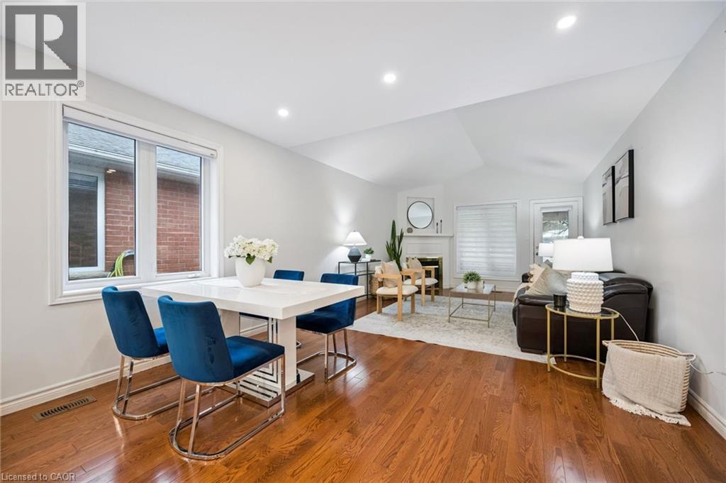 489 BRENTCLIFFE Drive, Waterloo, Ontario, N2T2R8 — Photo 11