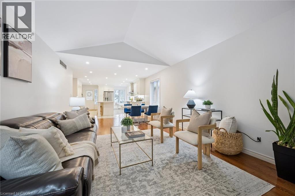 489 BRENTCLIFFE Drive, Waterloo, Ontario, N2T2R8 — Photo 14