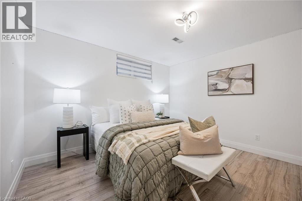 489 BRENTCLIFFE Drive, Waterloo, Ontario, N2T2R8 — Photo 25