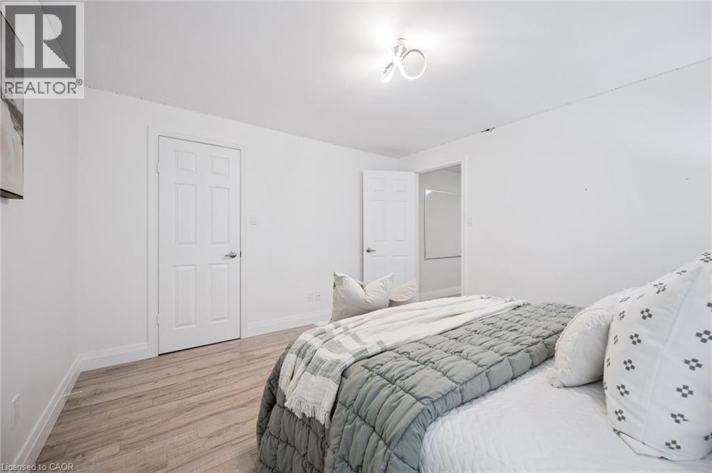 489 BRENTCLIFFE Drive, Waterloo, Ontario, N2T2R8 — Photo 26