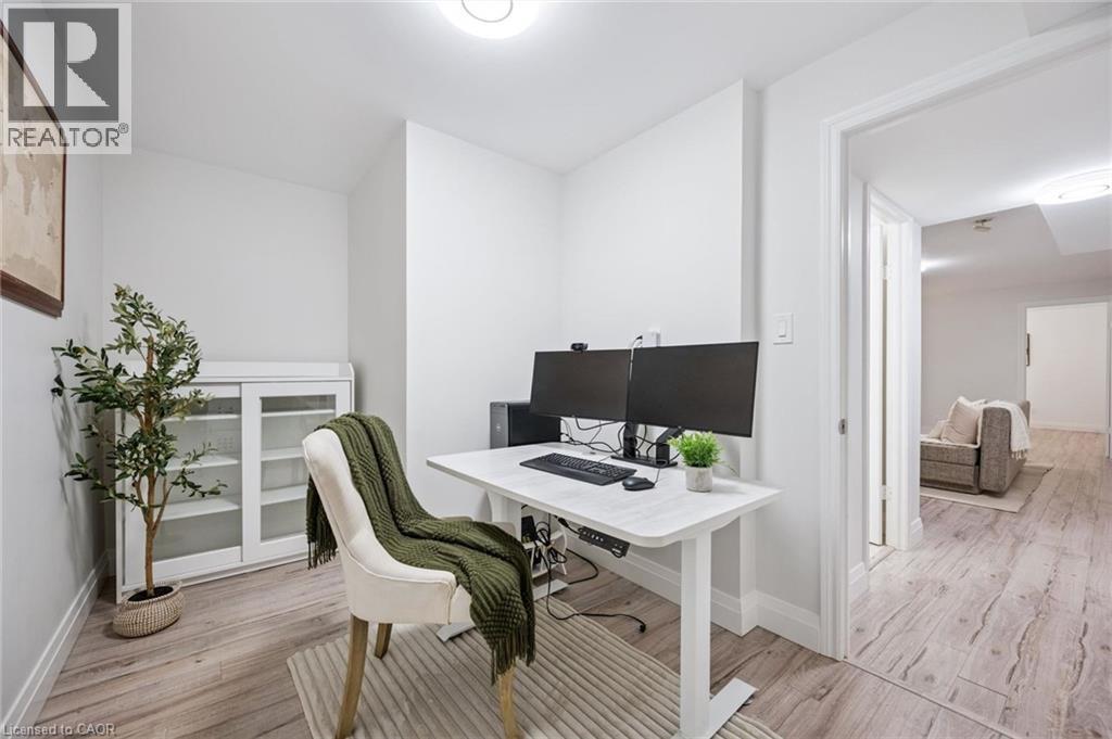 489 BRENTCLIFFE Drive, Waterloo, Ontario, N2T2R8 — Photo 27