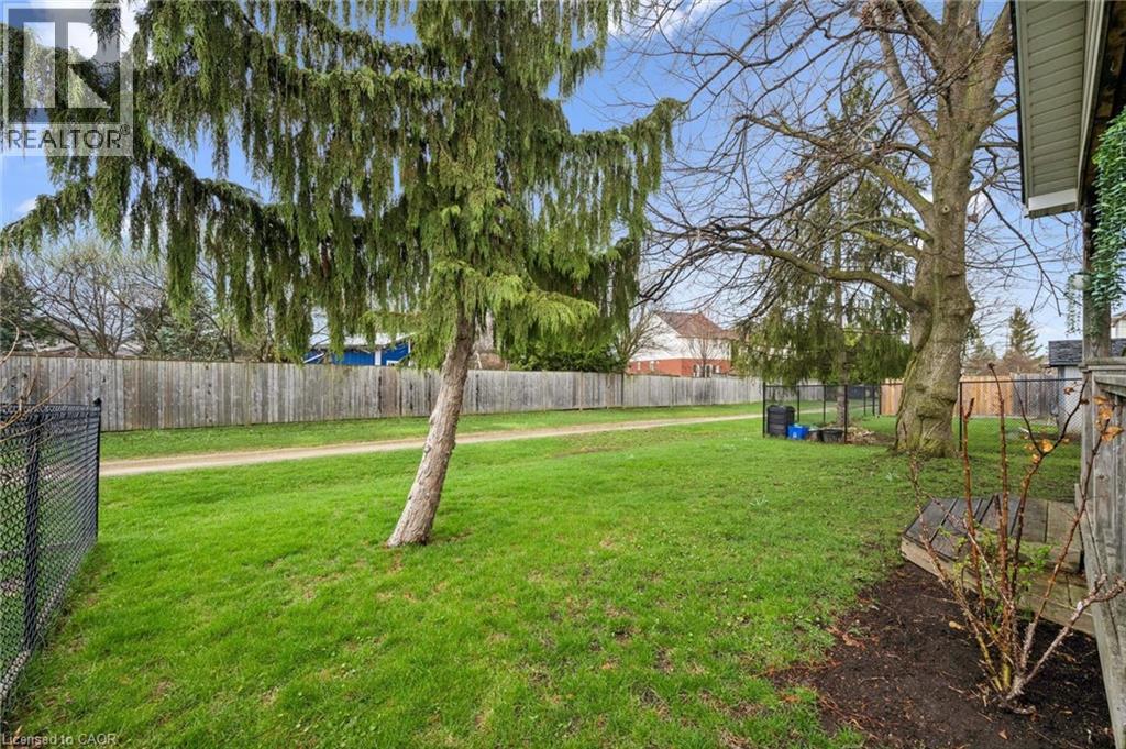 489 BRENTCLIFFE Drive, Waterloo, Ontario, N2T2R8 — Photo 31