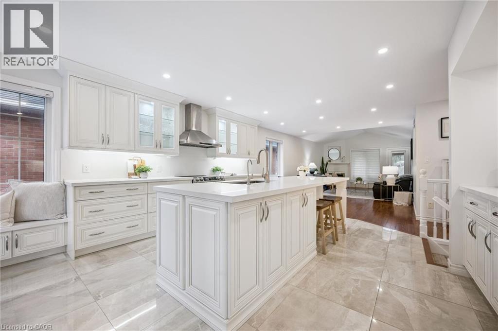 489 BRENTCLIFFE Drive, Waterloo, Ontario, N2T2R8 — Photo 6