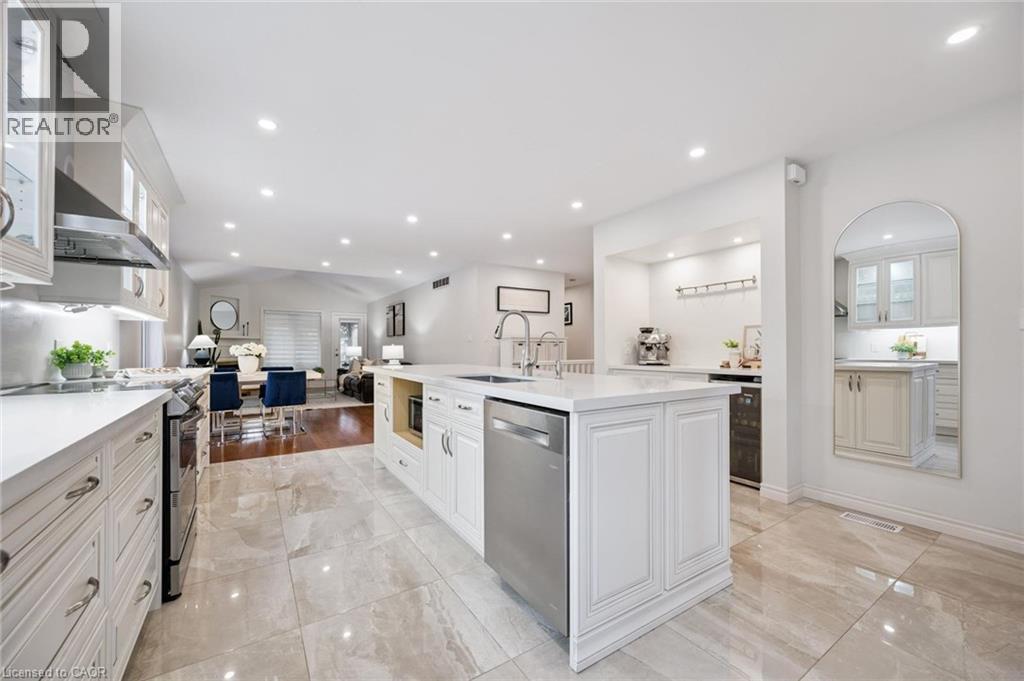 489 BRENTCLIFFE Drive, Waterloo, Ontario, N2T2R8 — Photo 7