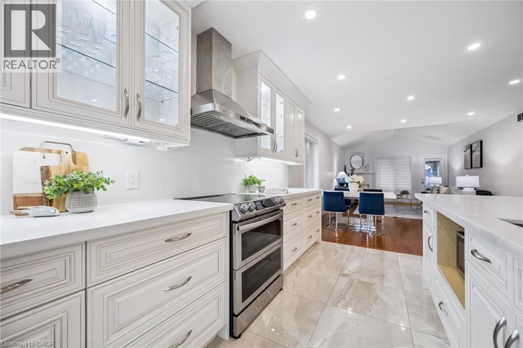 489 BRENTCLIFFE Drive, Waterloo, Ontario, N2T2R8 — Photo 8