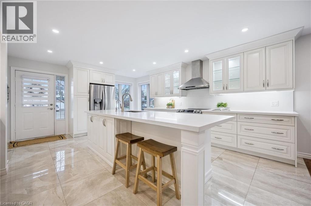 489 BRENTCLIFFE Drive, Waterloo, Ontario, N2T2R8 — Photo 9