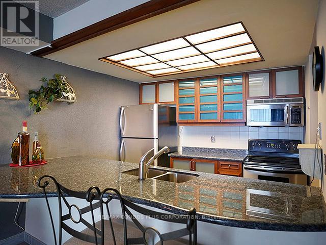 509 - 77 HARBOUR SQUARE, Toronto (Waterfront Communities), Ontario, M5J2S2 — Photo 5