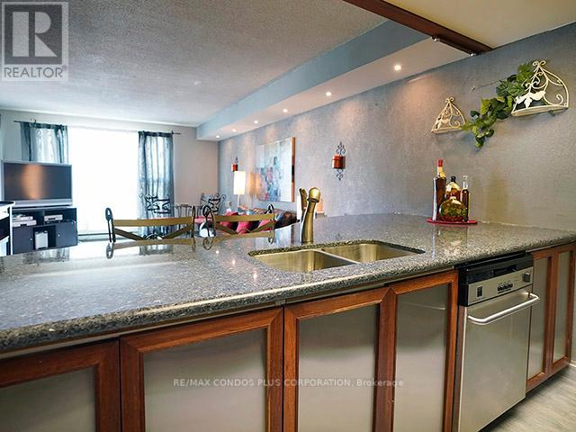 509 - 77 HARBOUR SQUARE, Toronto (Waterfront Communities), Ontario, M5J2S2 — Photo 6