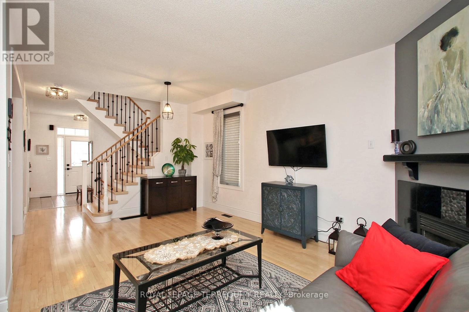 471 WOODSMERE CRESCENT, Pickering (Amberlea), Ontario, L1V7A5 — Photo 10