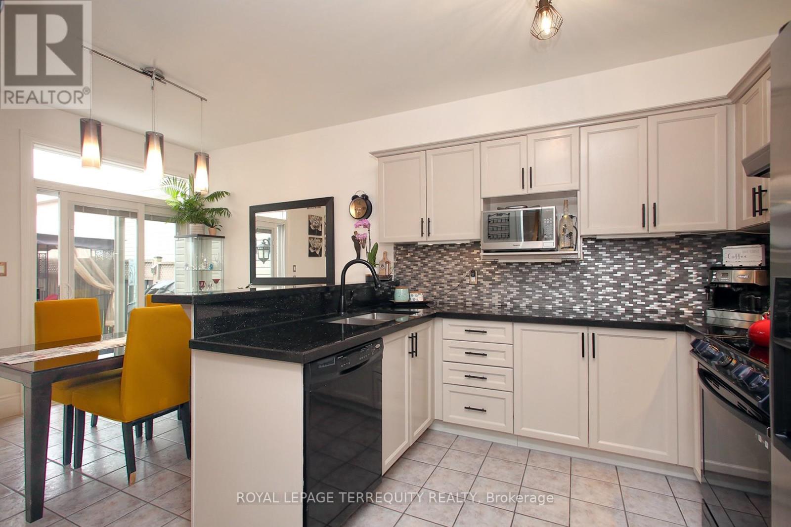 471 WOODSMERE CRESCENT, Pickering (Amberlea), Ontario, L1V7A5 — Photo 15