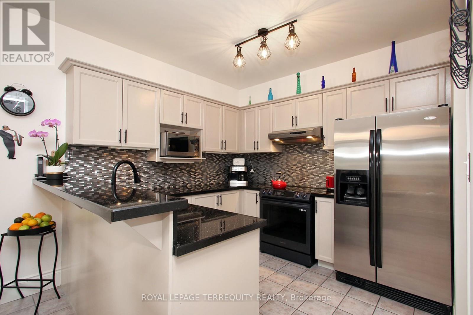 471 WOODSMERE CRESCENT, Pickering (Amberlea), Ontario, L1V7A5 — Photo 16