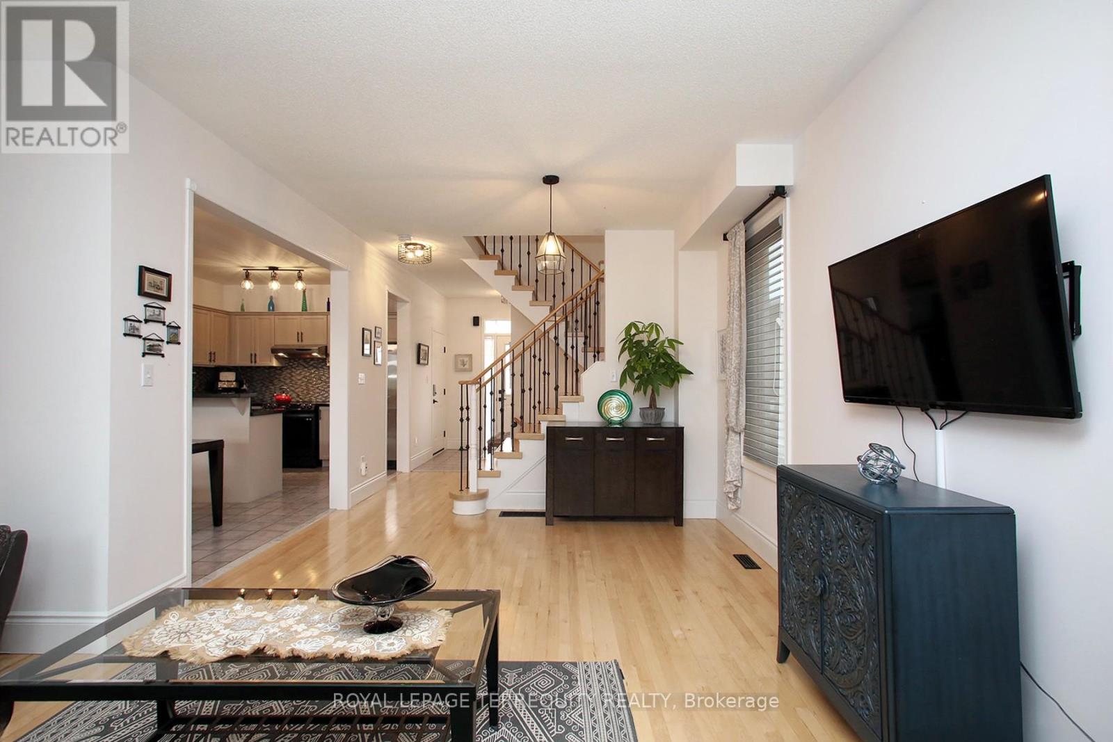 471 WOODSMERE CRESCENT, Pickering (Amberlea), Ontario, L1V7A5 — Photo 9