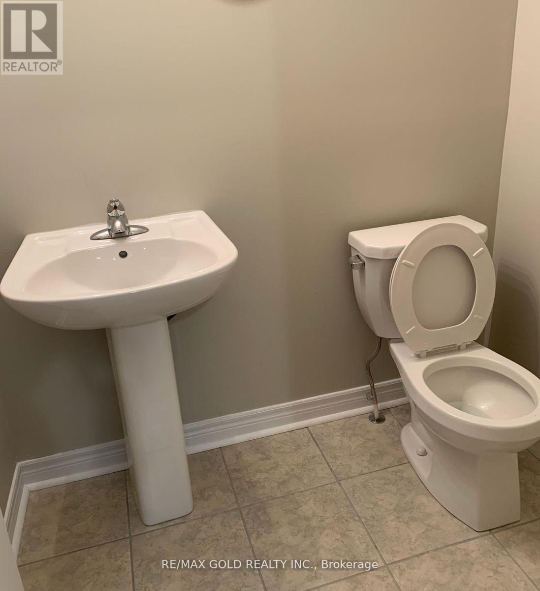 140 FINEGAN CIRCLE, Brampton (Northwest Brampton), Ontario, L7A0B7 — Photo 3