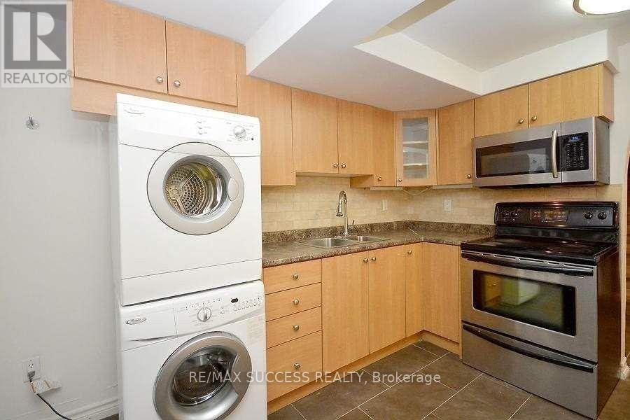 422 SILVERTHORNE CRESCENT, Mississauga (Hurontario), Ontario, L5R1W4 — Photo 10