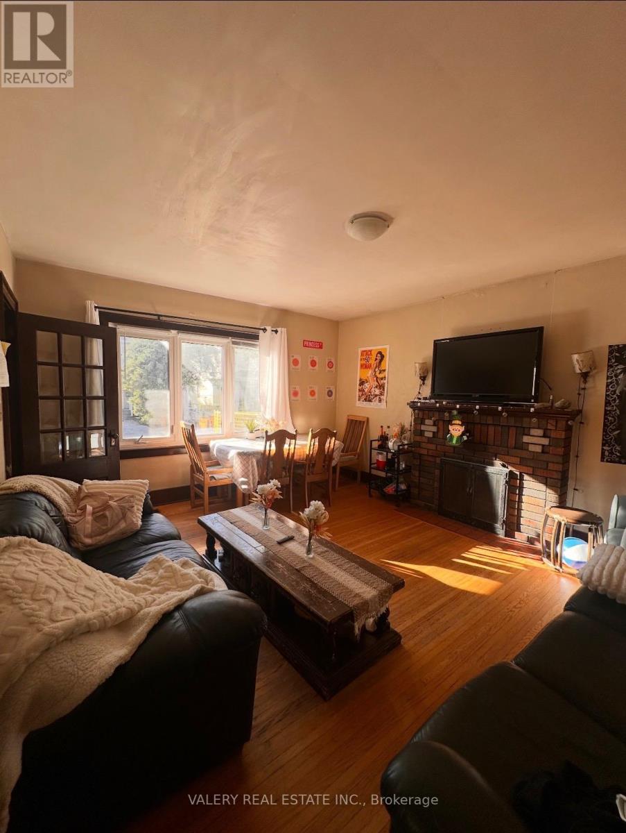 317 VICTORIA ST STREET, Kingston (Central City East), Ontario, K7L3Z2 — Photo 2