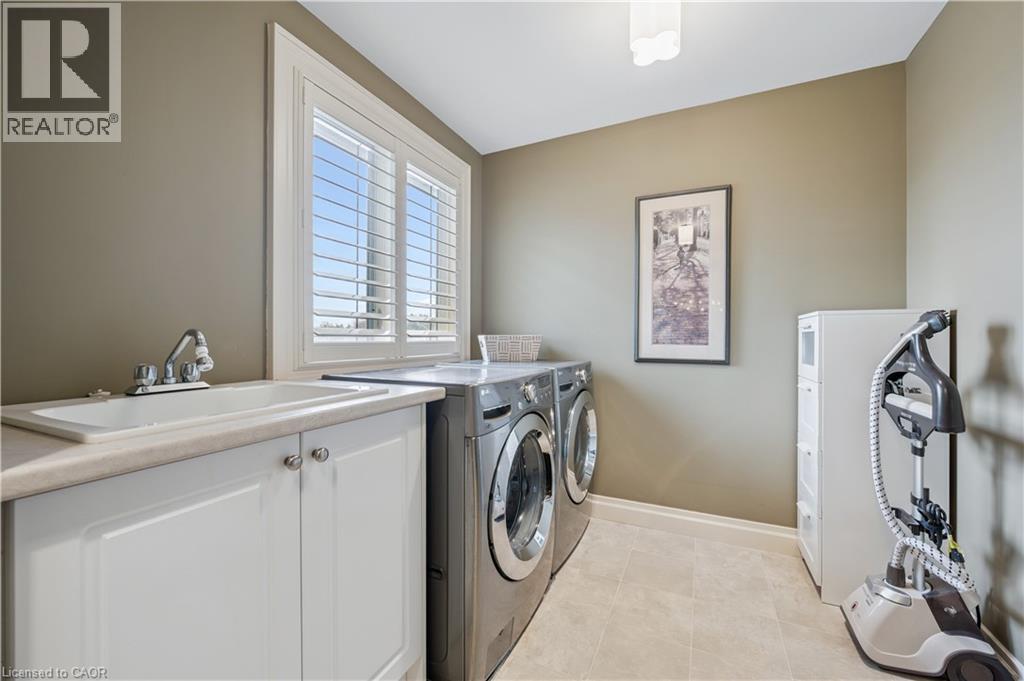 615 CLIPPER Drive, Waterloo, Ontario, N2K4B4 — Photo 32