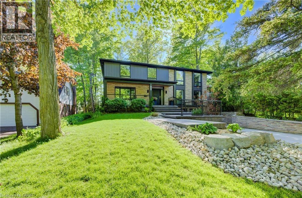 239 CORRIE Crescent, Waterloo, Ontario, N2L5W3 — Photo 3