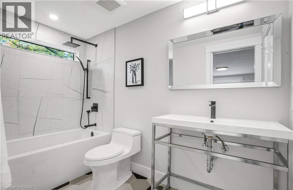 239 CORRIE Crescent, Waterloo, Ontario, N2L5W3 — Photo 36