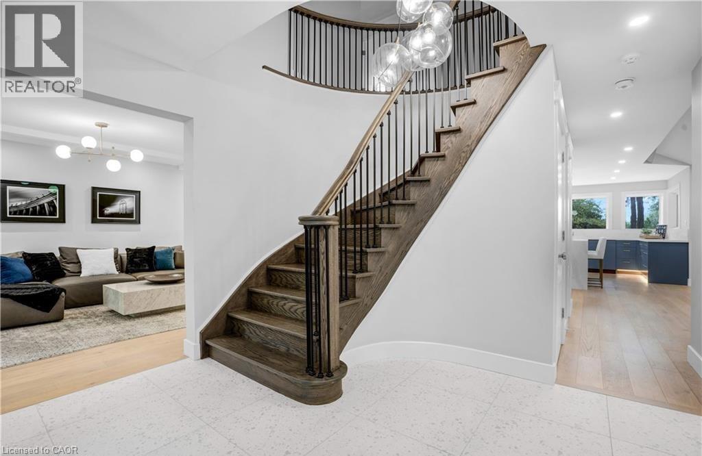 239 CORRIE Crescent, Waterloo, Ontario, N2L5W3 — Photo 4