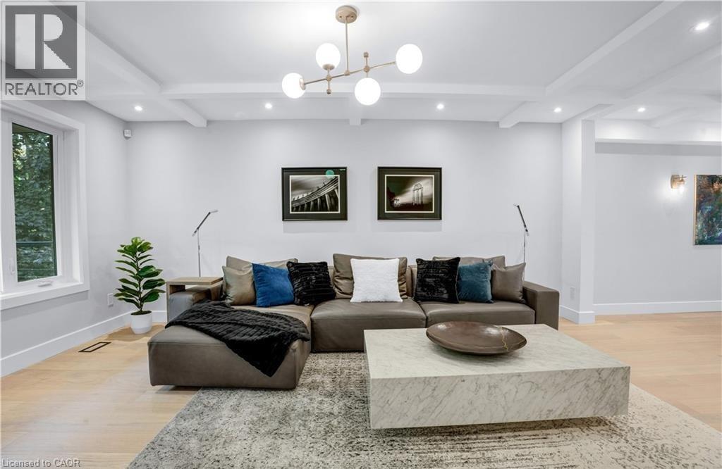 239 CORRIE Crescent, Waterloo, Ontario, N2L5W3 — Photo 5