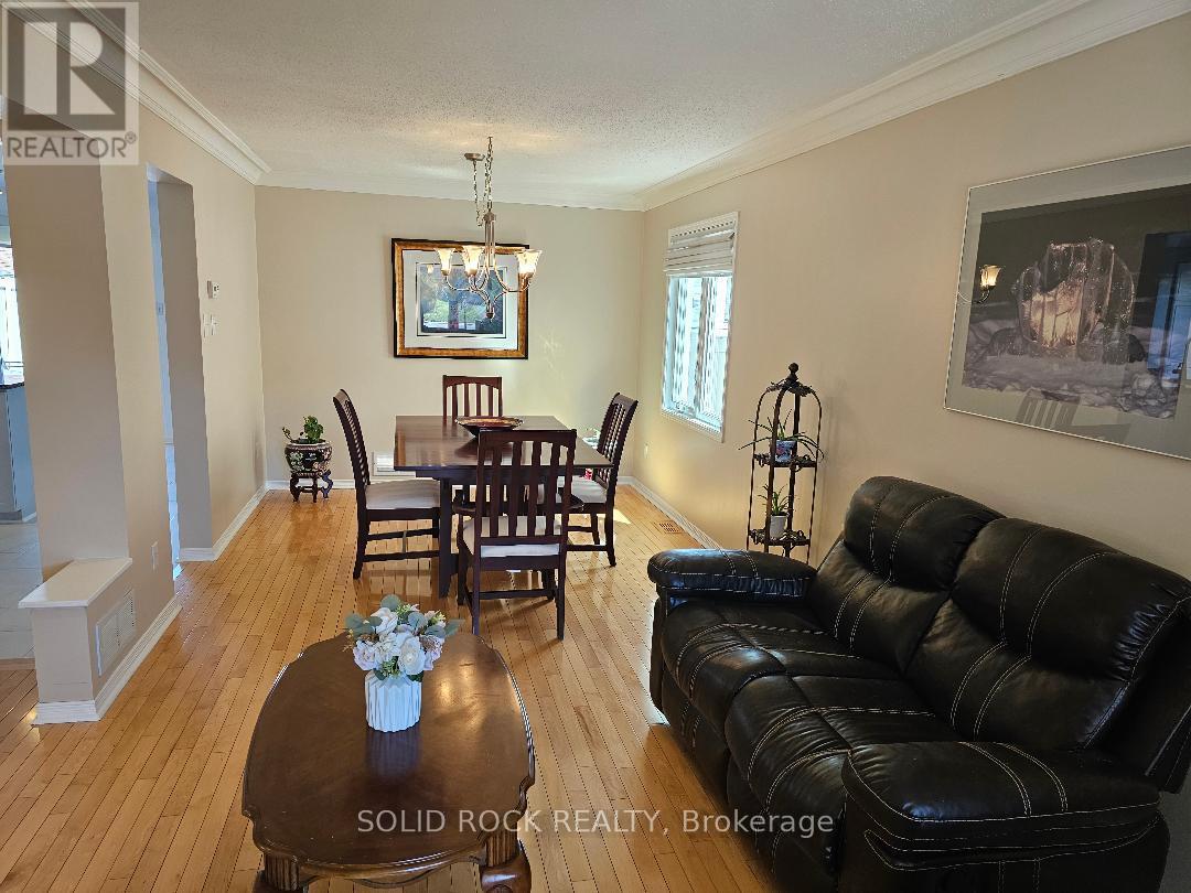 17 SHANDON AVENUE, Ottawa, Ontario, K2J4E1 — Photo 2