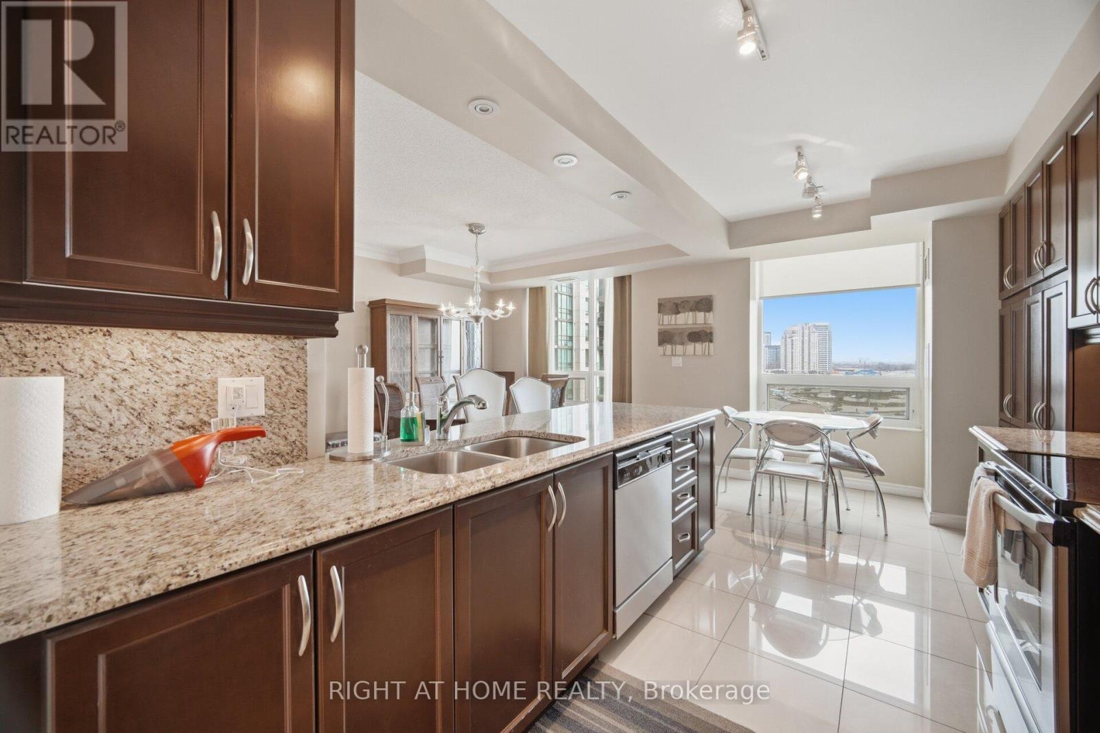 1010 - 88 PROMENADE CIRCLE, Vaughan (Brownridge), Ontario, L4J9A4 — Photo 17