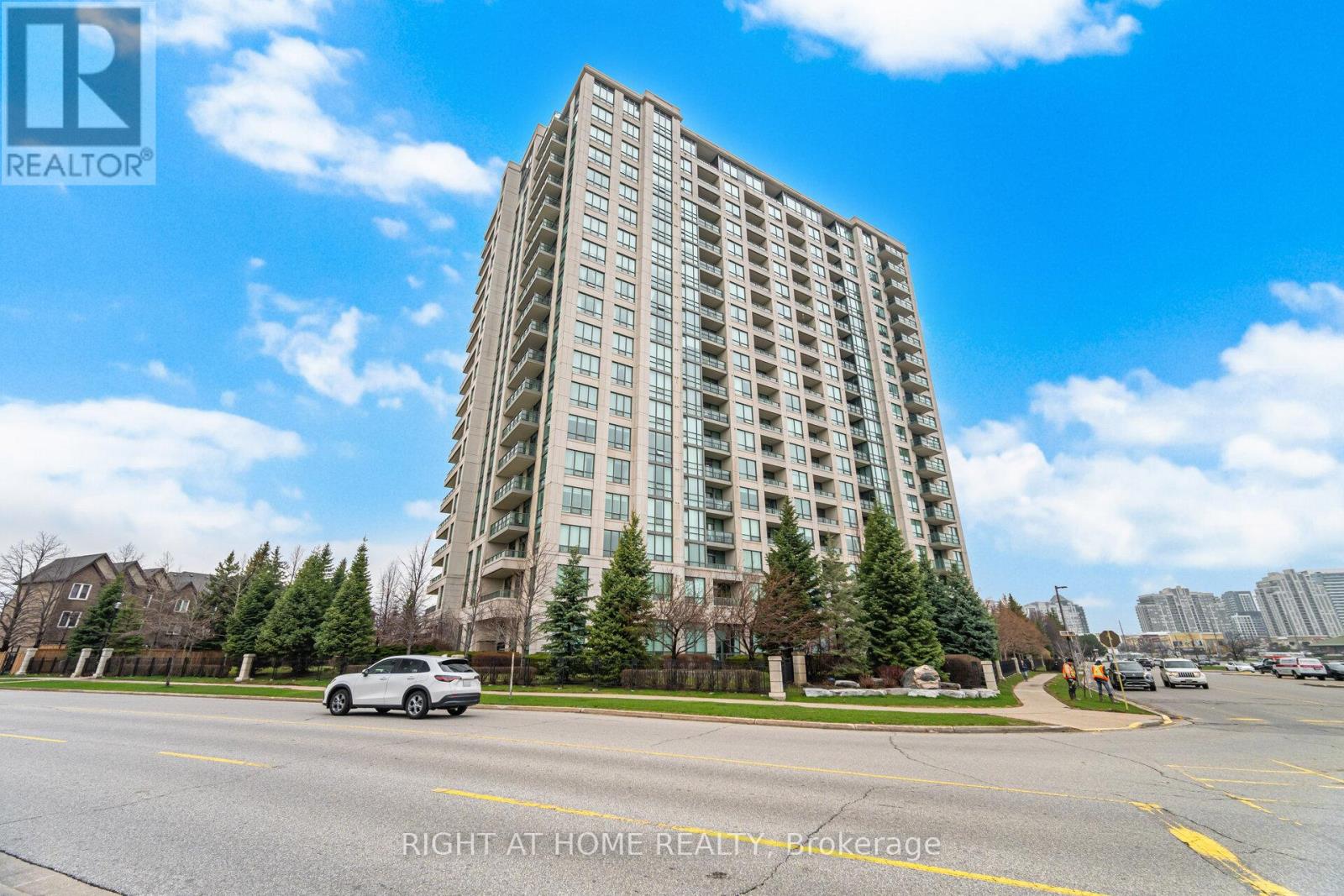 1010 - 88 PROMENADE CIRCLE, Vaughan (Brownridge), Ontario, L4J9A4 — Photo 2