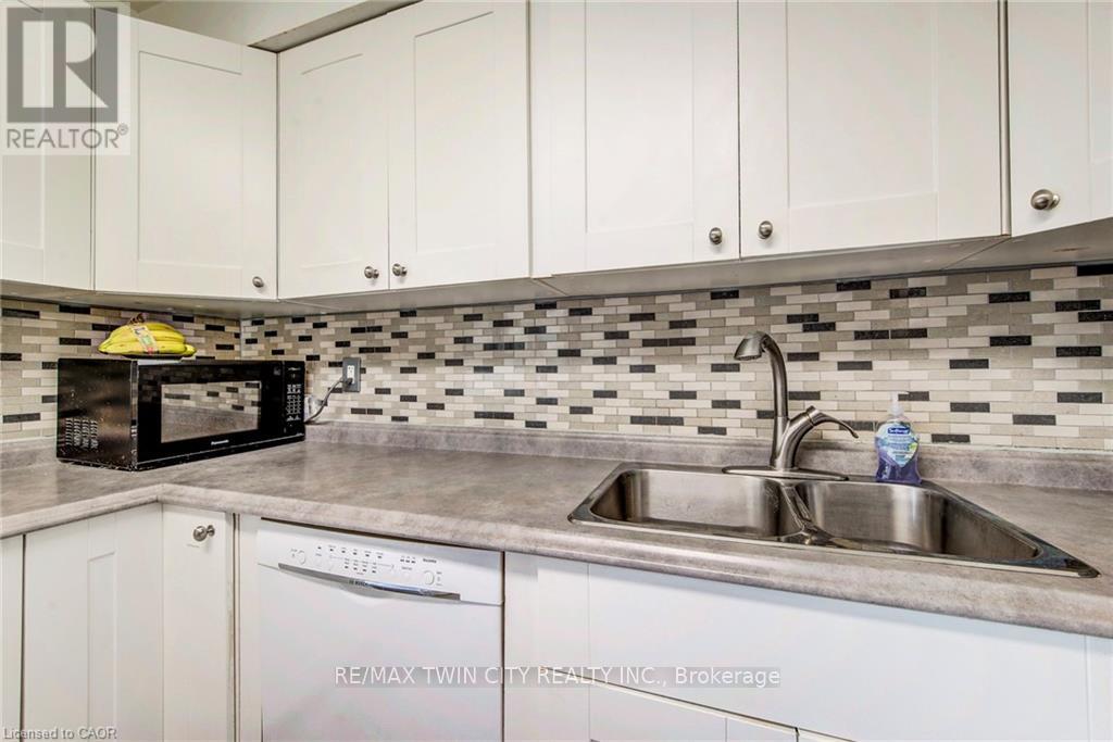 27 - 15 GREEN VALLEY DRIVE, Kitchener, Ontario, N2P1K7 — Photo 10