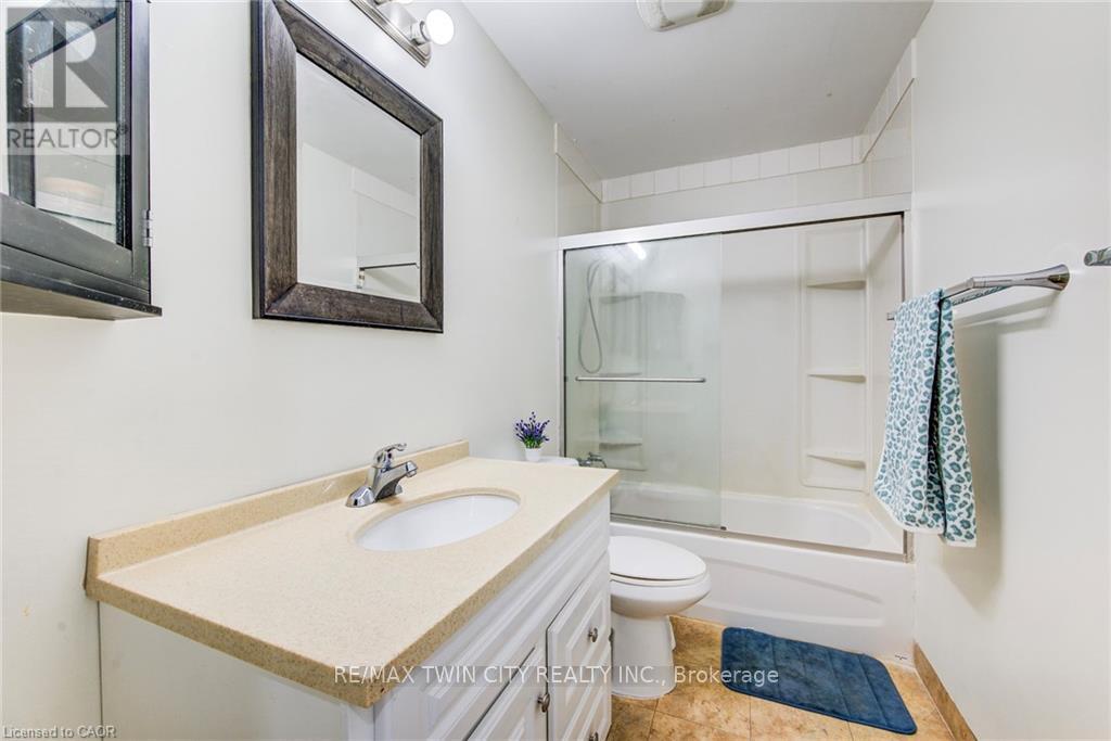 27 - 15 GREEN VALLEY DRIVE, Kitchener, Ontario, N2P1K7 — Photo 24