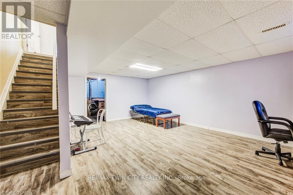 27 - 15 GREEN VALLEY DRIVE, Kitchener, Ontario, N2P1K7 — Photo 27