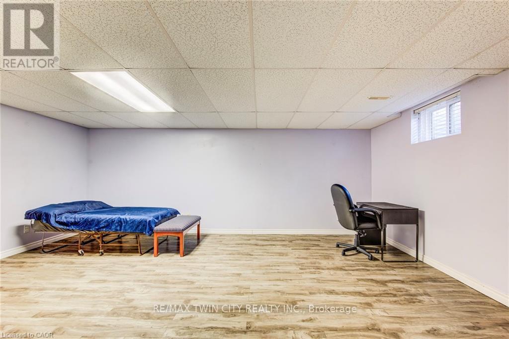 27 - 15 GREEN VALLEY DRIVE, Kitchener, Ontario, N2P1K7 — Photo 28