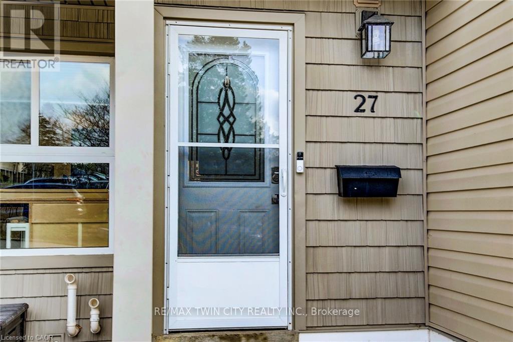 27 - 15 GREEN VALLEY DRIVE, Kitchener, Ontario, N2P1K7 — Photo 3