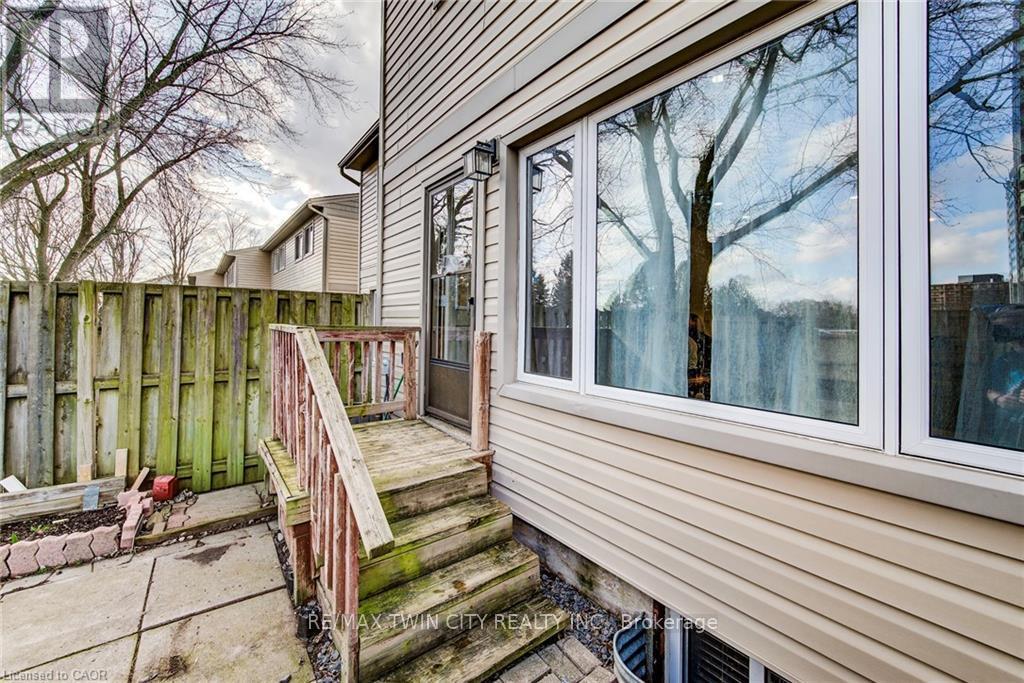 27 - 15 GREEN VALLEY DRIVE, Kitchener, Ontario, N2P1K7 — Photo 33
