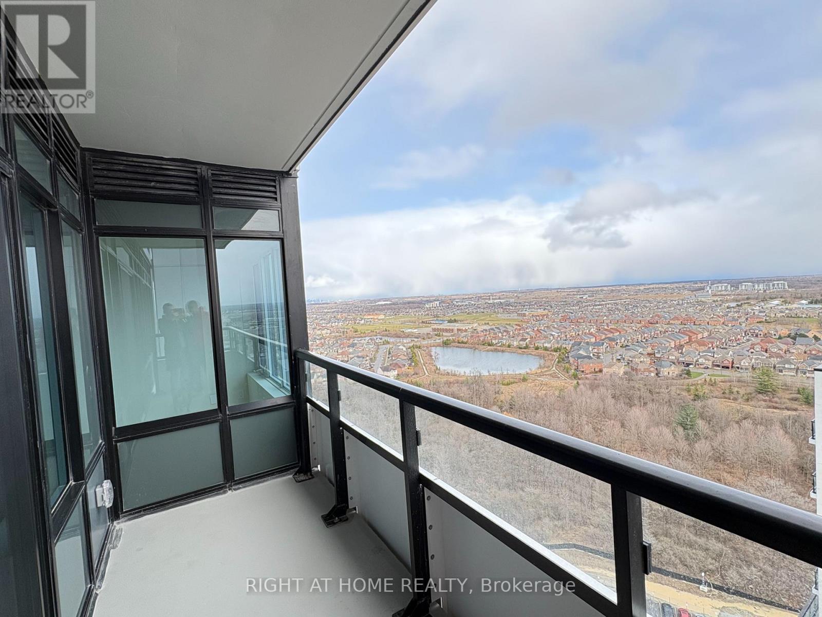 2307 - 8020 DERRY ROAD, Milton (CO Coates), Ontario, L9T9N7 — Photo 2