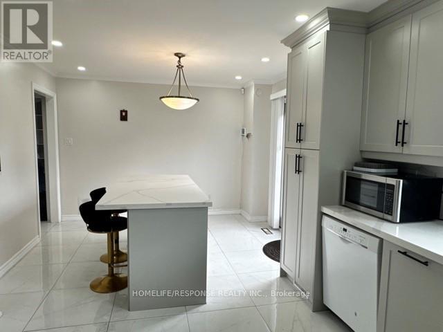 16 COCHRANE AVENUE, Brampton (Heart Lake East), Ontario, L6Z4J4 — Photo 9