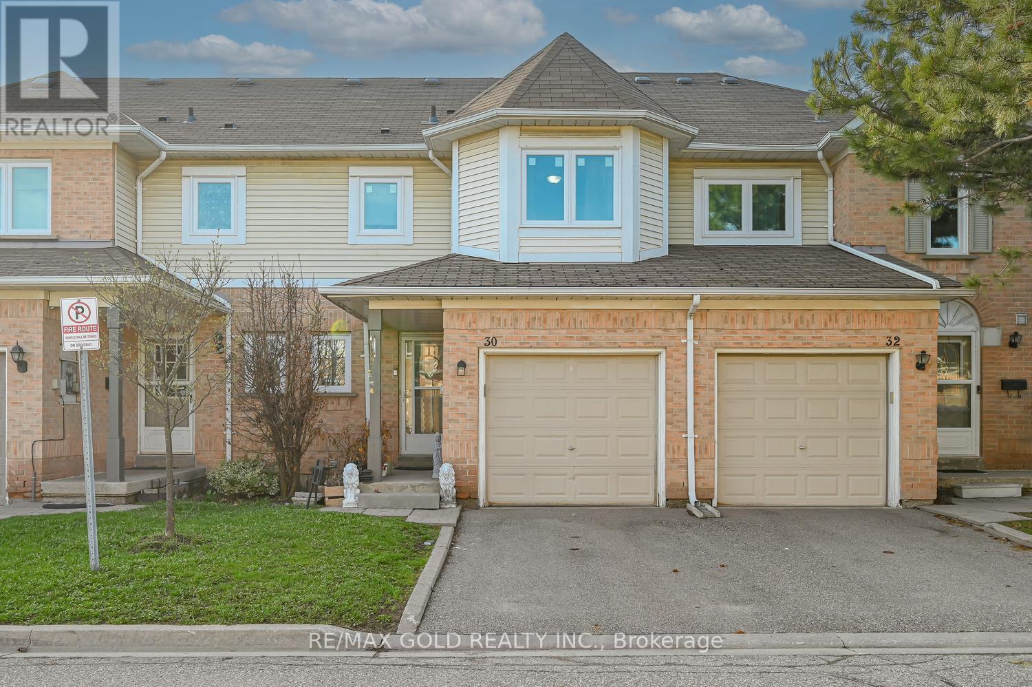 30 WICKSTEAD COURT, Brampton (Sandringham-Wellington), Ontario, L6R1N8 — Photo 2