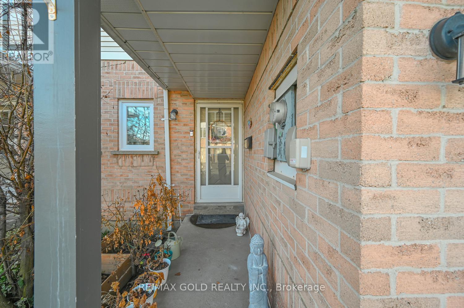 30 WICKSTEAD COURT, Brampton (Sandringham-Wellington), Ontario, L6R1N8 — Photo 5