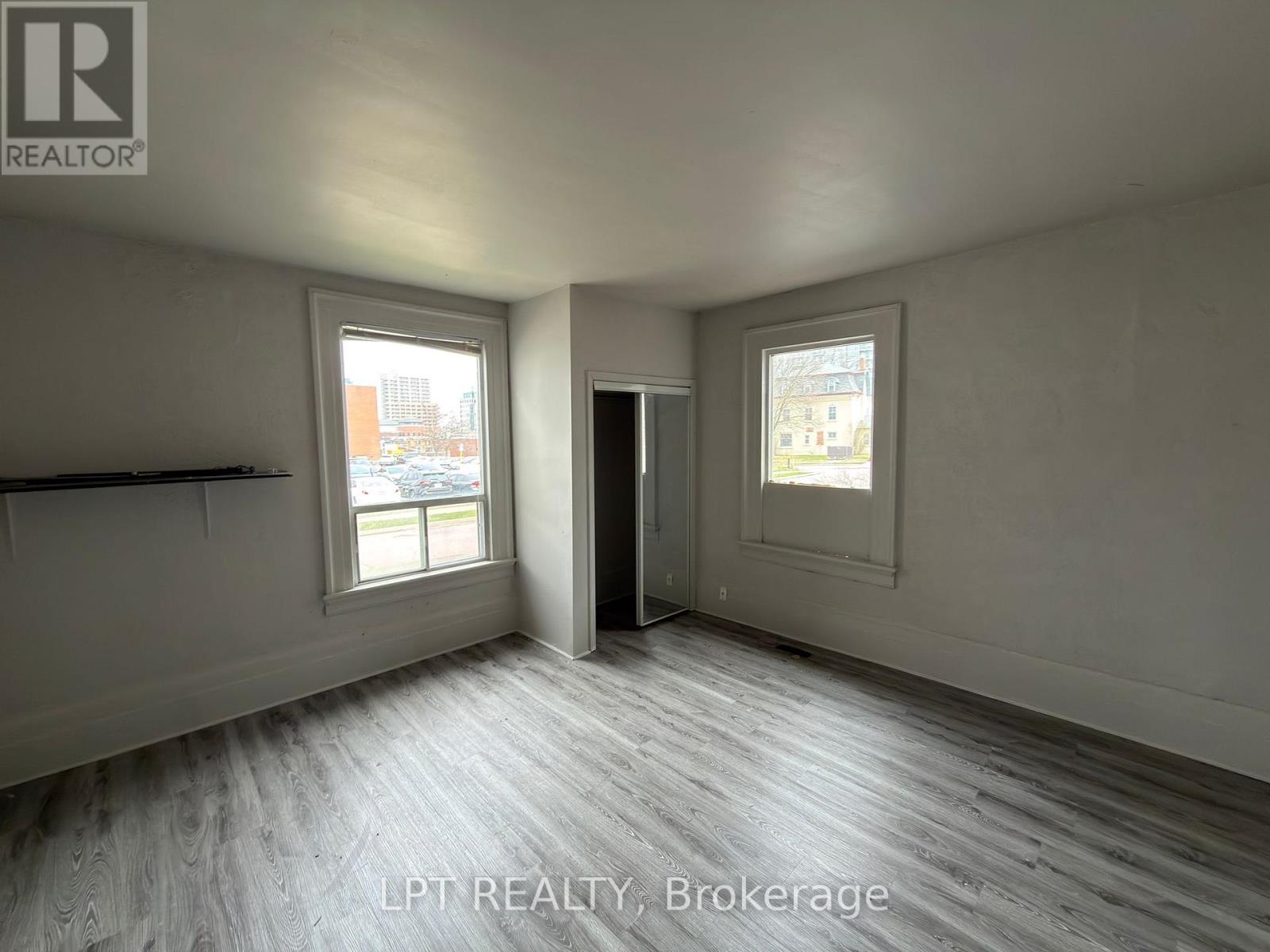 37 ELIZABETH STREET N, Brampton (Downtown Brampton), Ontario, L6X1S3 — Photo 4